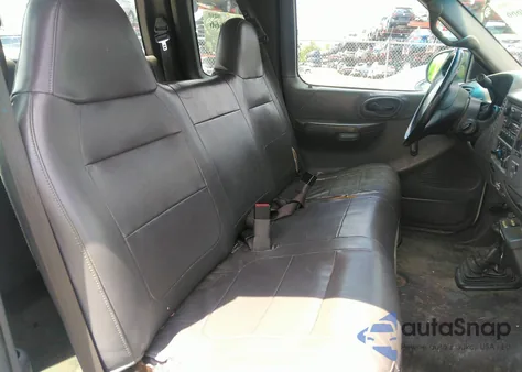 2001 Ford F-150 Xlt/Lariat/Xl from USA, damaged, VIN 1FTRX18W21NB81883